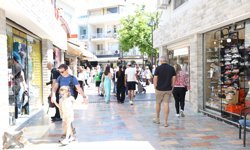 Marmaris'te yenilenen çarşı turistlerin gözdesi oldu