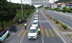 Muğla'ya tatilci akını; kilometrelerce araç kuyruğu oluştu