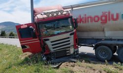 TIR elektrikli bisiklete çarptı, aynı aileden 1 kişi öldü, 4 kişi yaralandı