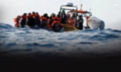 İzmir açıklarında göçmen botu faciası... 1 çocuk öldü 43 kişi kurtarıldı!