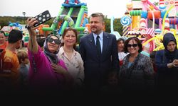 Buca’da Anneler Günü şenliği: Gölet’te renkli kutlama