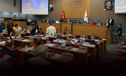 Büyükşehir’de ilginç meclis: Boş salona kesin hesap okundu!