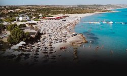 Çeşme plajlarında yaza ağır fatura: Giriş ücretleri güncellendi!