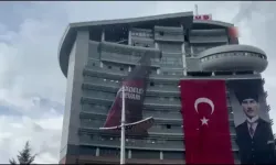 CHP Genel Merkezi'nde Özgür Özel'in afişi indirildi