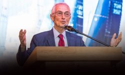 Eski Bakan Çağlayan’dan iktidara sert eleştiri: İzmir Büyükşehir’in mallarına çöküldü!