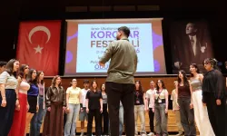İzmir Uluslararası Çoksesli Korolar Festivali finalinde ödüller sahiplerini buldu