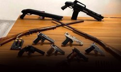İzmir'de 'silah' operasyonu: 7 ruhsatsız tabanca ve 4 pompalı tüfek ele geçirildi