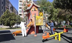Konak’ın parklarında temizlik mesaisi