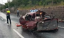 Kontrolden çıkan otomobil istinat duvarına çarptı: 1 ölü, 4 yaralı!