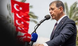 CHP'nin 19 Mayıs töreninde Tugay'dan seçim mesajı: Bu kötü kader sona erecek!