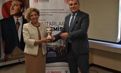 Kahraman öğretmen Ayla Kara’ya “Yılın Kahraman Annesi” unvanı