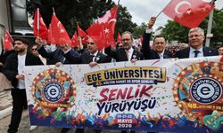 AK Partili Kasapoğlu Ege Üniversitesinde gençlerle buluştu