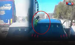 Görev başındaki uzman çavuşa TIR çarptı; Kaza anı kameralara yansıdı!