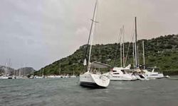 Fethiye Körfezi'nde sürüklenen feribot karaya oturdu
