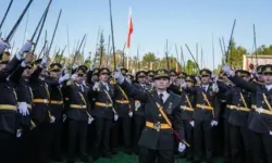 'Kılıçlı yemin' nedeniyle ihraç edilen komutanlar için görev iadesi kararı!