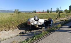 Afyonkarahisar'da şarampole devrilen otomobildeki 1 kişi öldü, 3 kişi yaralandı