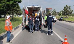Kütahya'da otomobile çarpan motosikletteki çift yaralandı