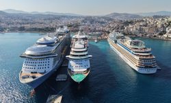 Kuşadası’na dev turist akını: 3 kruvaziyerle 10 bin 500 yolcu geldi