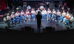 Aliağa Belediyesi Sanatevi öğrencilerinden unutulmaz müzik gecesi