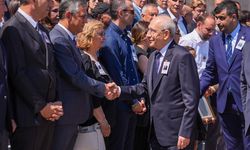 Butlan sonrası ilk kez yan yana geldiler: Özel ve Kılıçdaroğlu tokalaştı