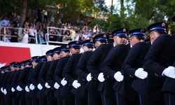 İzmir'de 376 polis adayı mezuniyet sevinci yaşadı