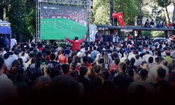 İzmir’de Dünya Kupası heyecanı meydanlara taştı!