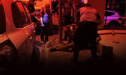 Kafede başlayan tartışma sokağa taştı: Bıçaklı kavgada 2 kişi hastanelik!