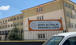 Karne günü kan aktı: Parkta bıçaklanan lise öğrencisi ağır yaralandı!