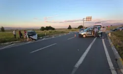 Kavşakta feci kaza: 8 kişi yaralandı!