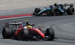 Lewis Hamilton Ferrari'deki ilk zaferini kazandı!