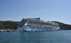 Marmaris'e 'Aroya' kruvaziyeri 2 bin 41 turist getirdi