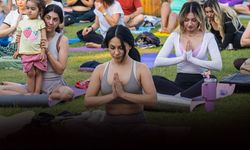 Matlar çimlere serildi... Kültürpark'ta yoga rüzgârı esti