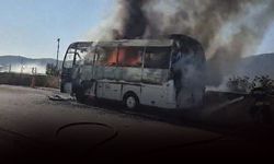 Minibüs alev alev yandı: Kullanılamaz hale geldi!