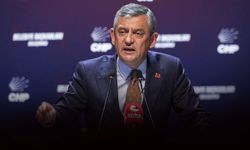 Özel, TBMM önünden seslendi: Darbeyi bir kez daha püskürttünüz