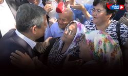 Özel'e Bayındır'da yoğun ilgi: Sana otobüs de alacağız, bina da yapacağız!