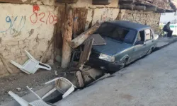 Bankta otururken otomobil çarpmıştı: Yaşam savaşını kaybetti!