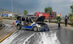 Seyir halindeki polis aracı yandı: Kullanılamaz hale geldi!