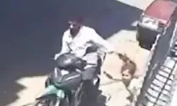 Skandal görüntü: Küçük kızını darbedip motosikletle sürükledi!