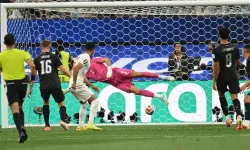 TRT spikerinin büyük hatası: Takımları karıştırdı, görevden alındı!