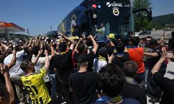 Yeni sezon hazırlıkları başladı: Fenerbahçe taraftarından coşkulu karşılama