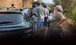 4 aracın karıştığı feci kazada: Otomobilden yola fırlayan Emircan kurtarılamadı!