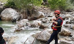 Balık tutmak isterken nehre düştü: Bir anda gözden kayboldu!