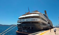 Bodrum'a iki kruvaziyerle 1987 turist geldi