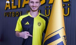 Aliağa FK'da kaleci Halil imzaladı