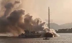 Denizde korku dolu anlar: Yanan tekne battı!