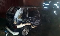 Park halindeki otomobil alev alev yandı: İnceleme başlatıldı
