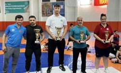 Yunusemreli güreşçiler 5 madalya ve 2 kupayla döndü