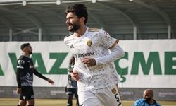 Aliağa FK'da Veli ve Mert yeni takımlarıyla imzaladı