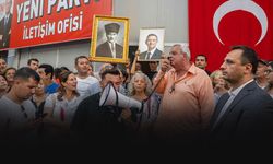 Yeni Parti için CHP Bornova’da toplu istifa yürüyüşü