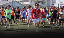 Bucalı minikler yeşil sahada yeteneklerini keşfediyor!